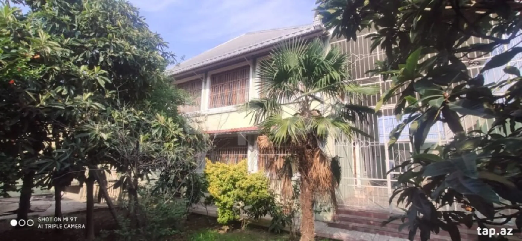 Satılır 6 otaqlı həyət evi