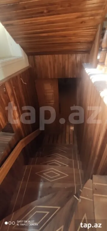 Satılır 6 otaqlı həyət evi