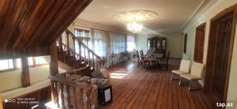 Satılır 6 otaqlı həyət evi