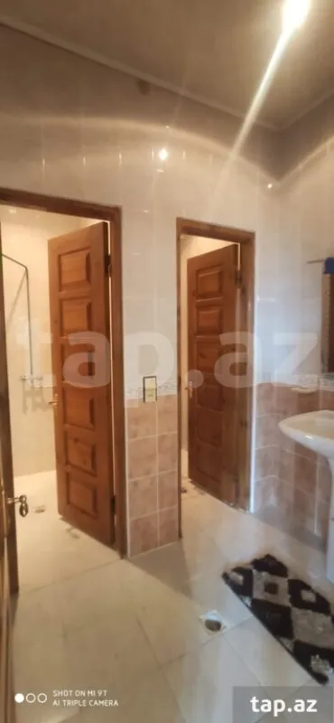 Satılır 6 otaqlı həyət evi