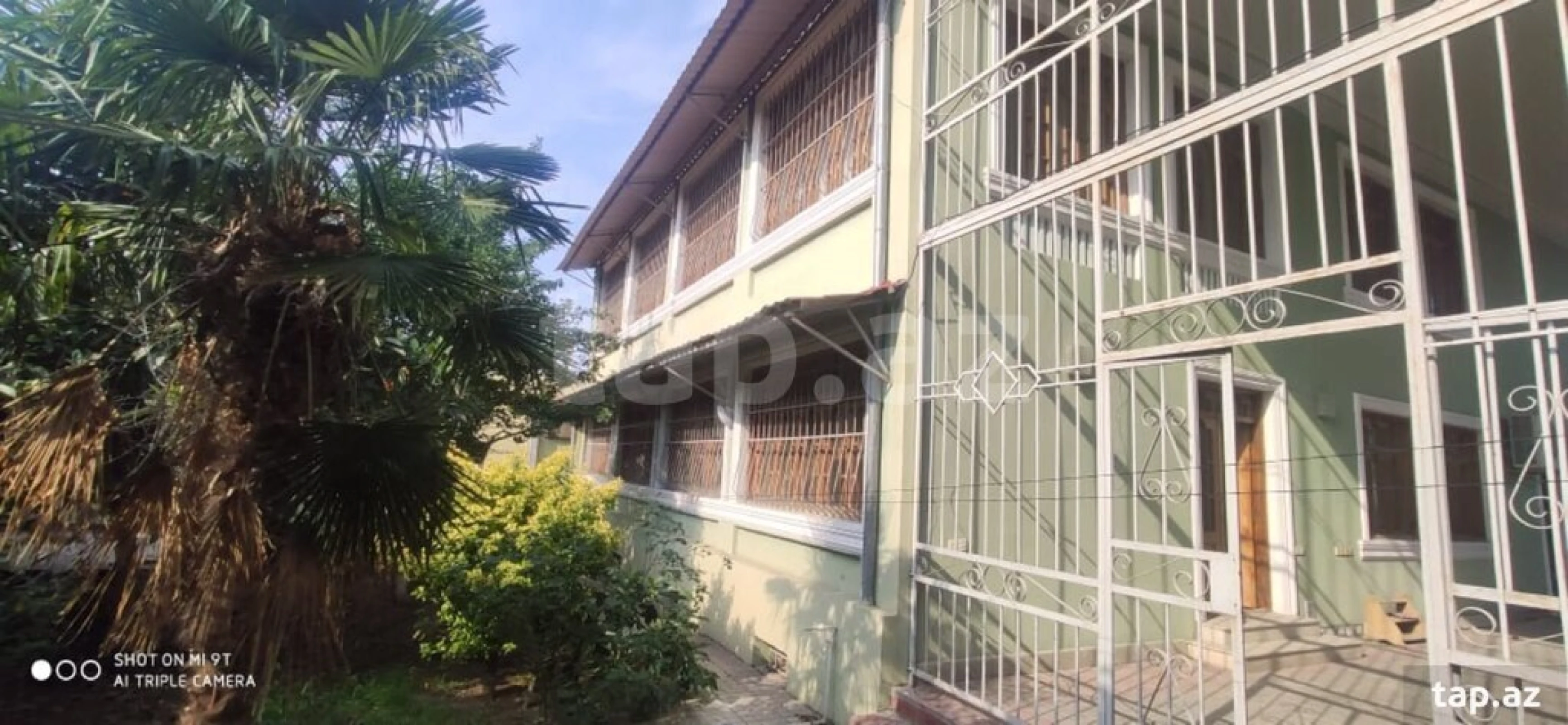 Satılır 6 otaqlı həyət evi