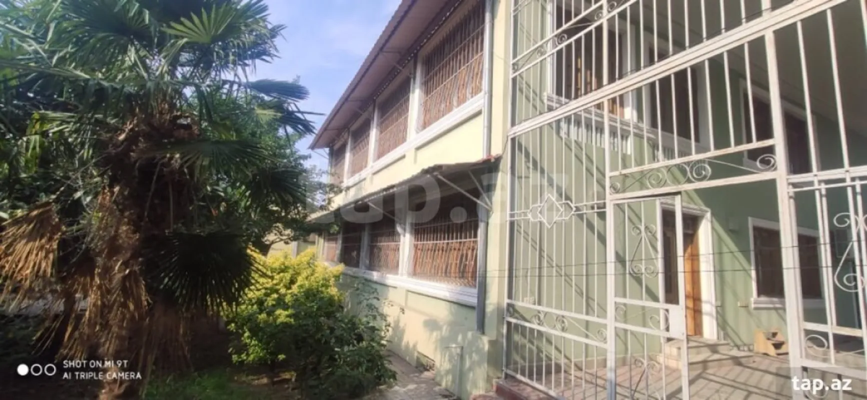 Satılır 6 otaqlı həyət evi