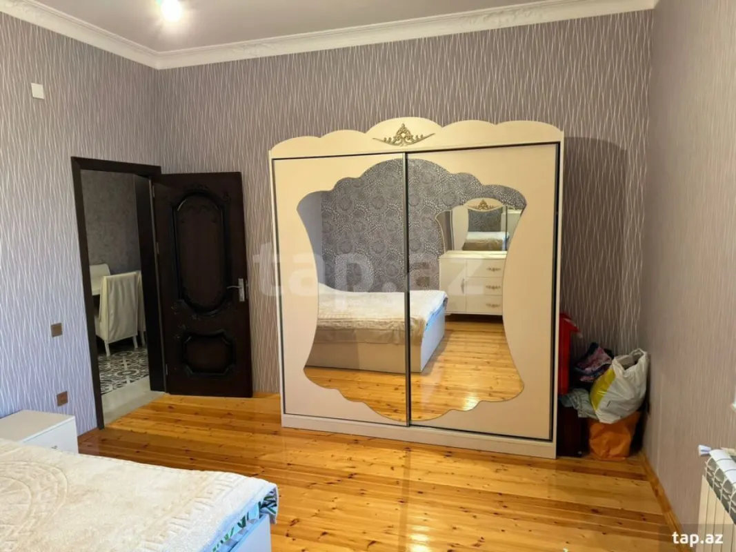 Satılır 5 otaqlı həyət evi