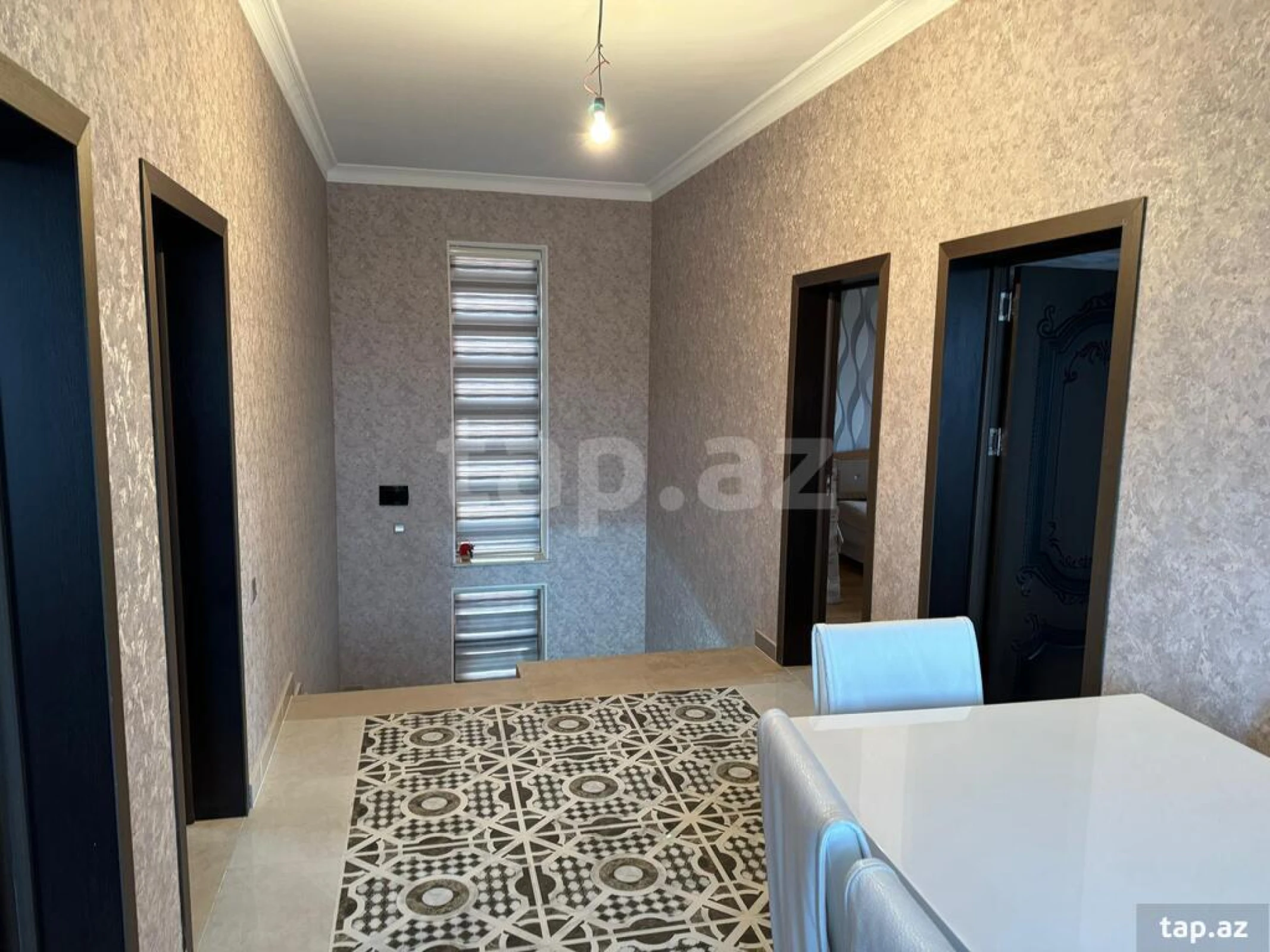 Satılır 5 otaqlı həyət evi