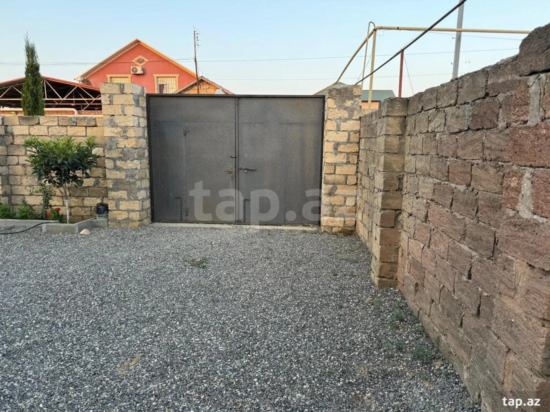 Satılır 5 otaqlı həyət evi