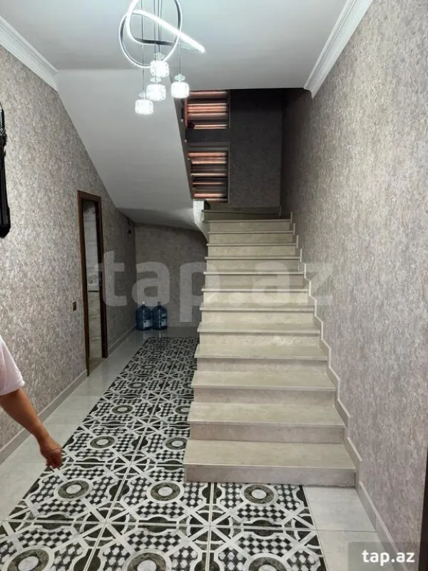 Satılır 5 otaqlı həyət evi