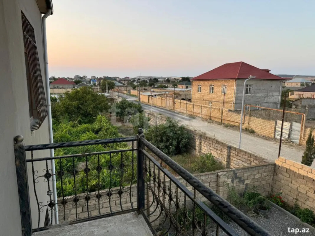 Satılır 5 otaqlı həyət evi