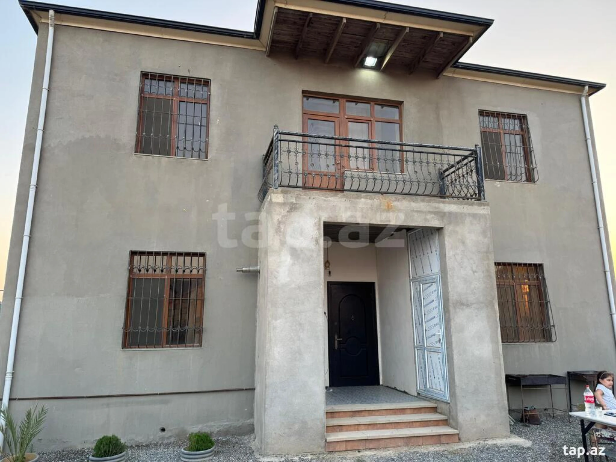 Satılır 5 otaqlı həyət evi