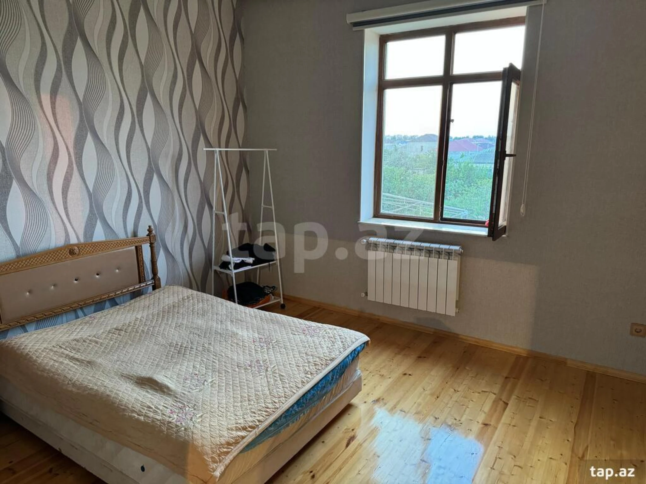 Satılır 5 otaqlı həyət evi