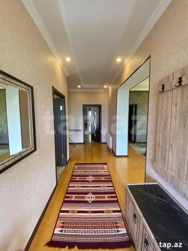 Satılır 4 otaqlı həyət evi