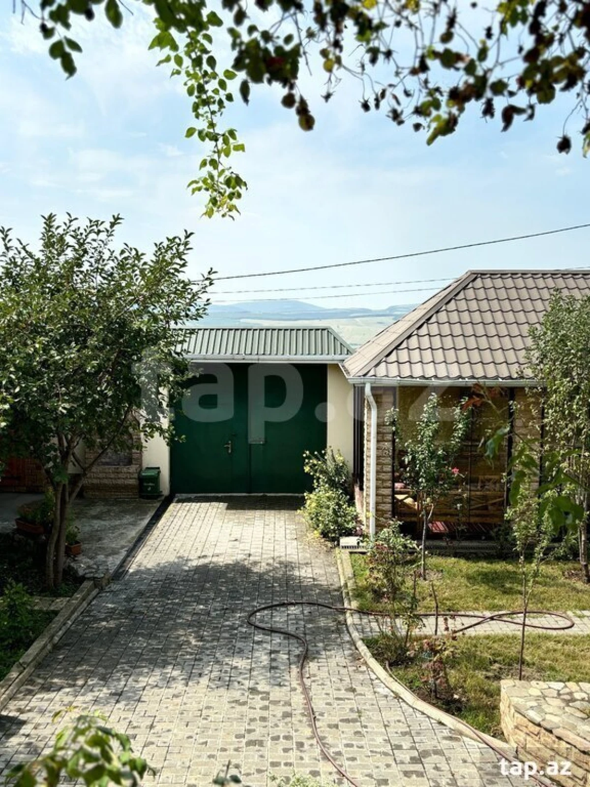 Satılır 4 otaqlı həyət evi