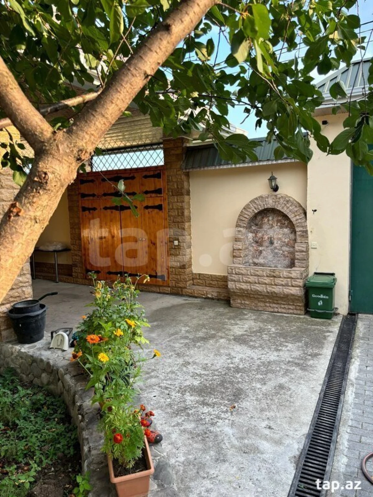 Satılır 4 otaqlı həyət evi