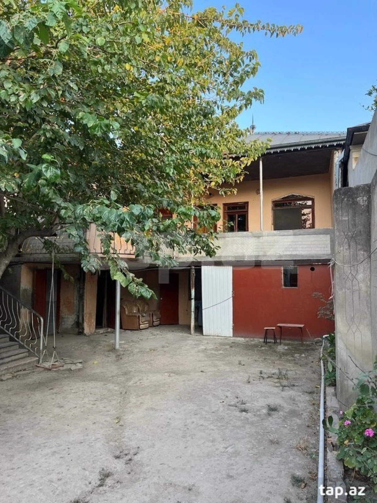 Satılır 6 otaqlı həyət evi