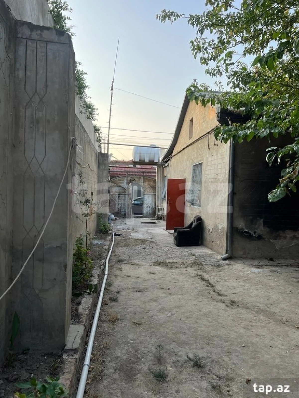 Satılır 6 otaqlı həyət evi