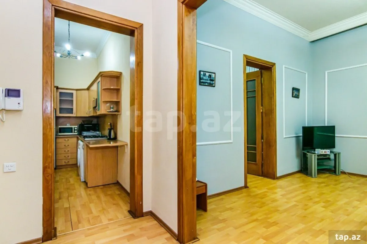 Kirayə verilir 2 otaqlı mənzil 75 m²
