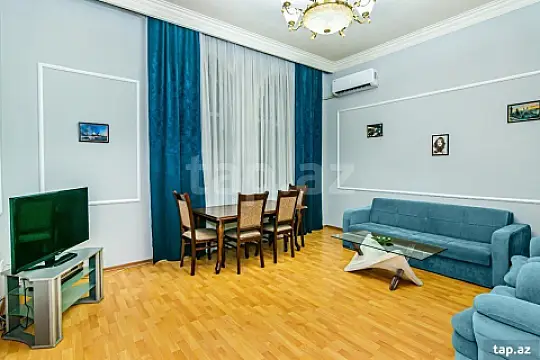 Kirayə verilir 2 otaqlı mənzil 75 m²