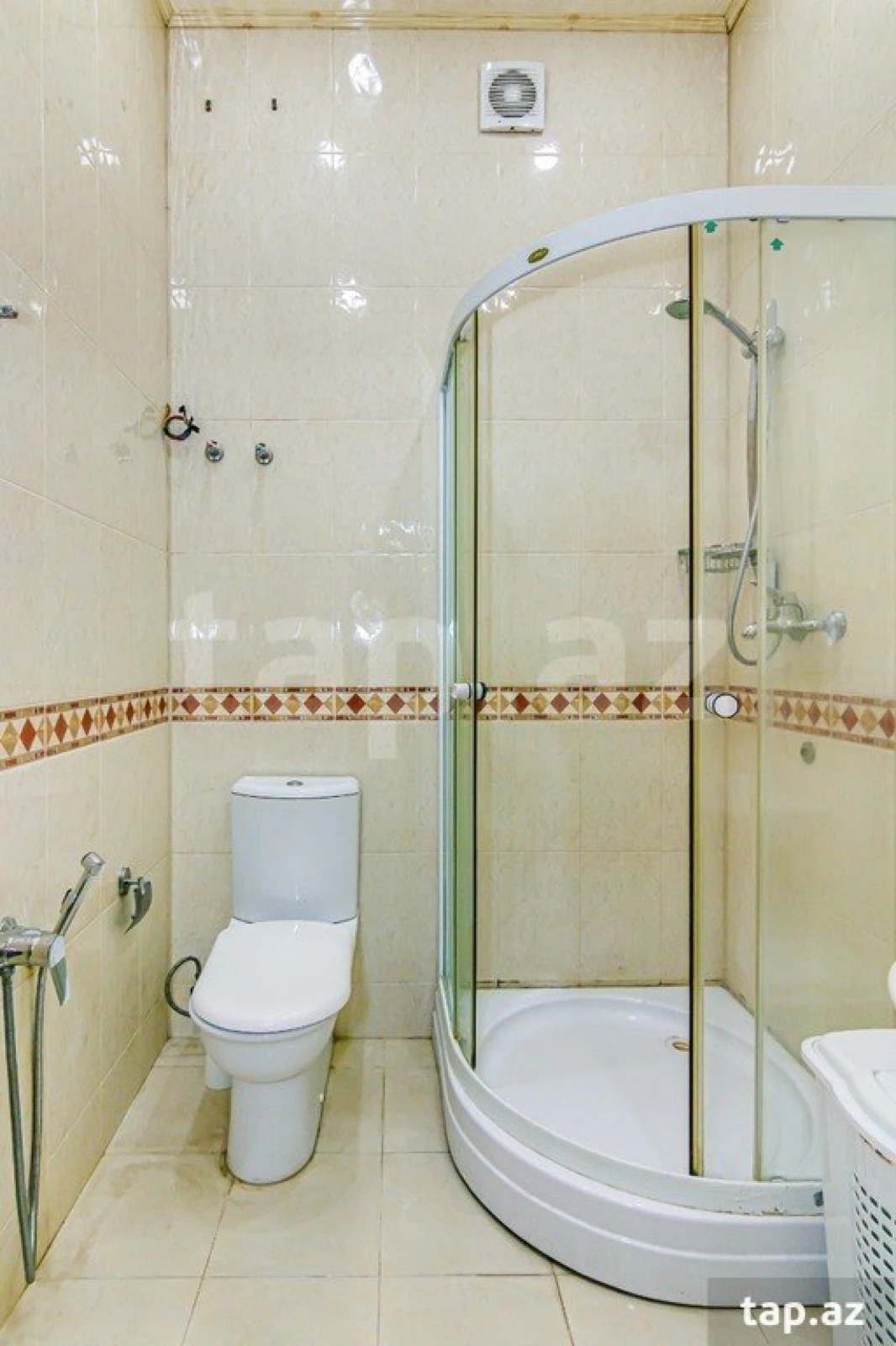 Kirayə verilir 2 otaqlı mənzil 75 m²