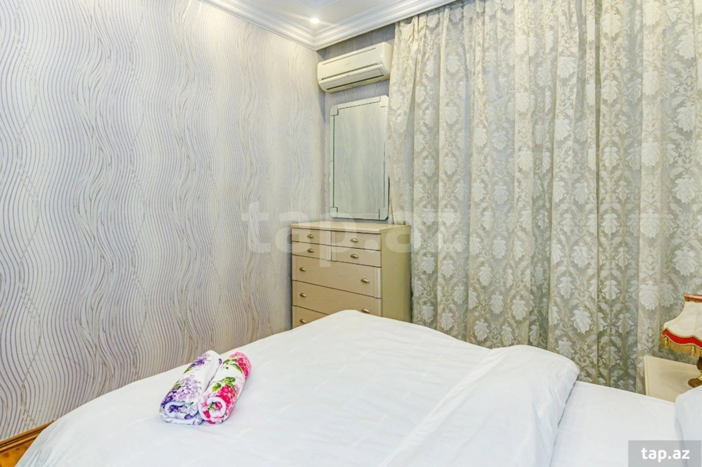 Kirayə verilir 2 otaqlı mənzil 70 m²