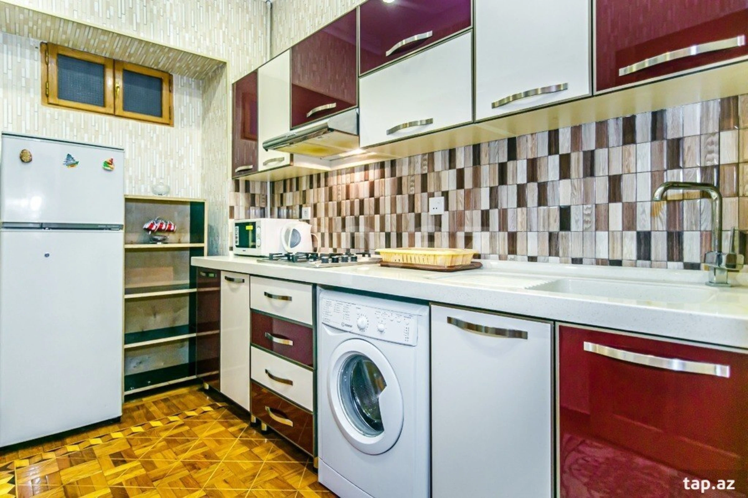 Kirayə verilir 2 otaqlı mənzil 70 m²