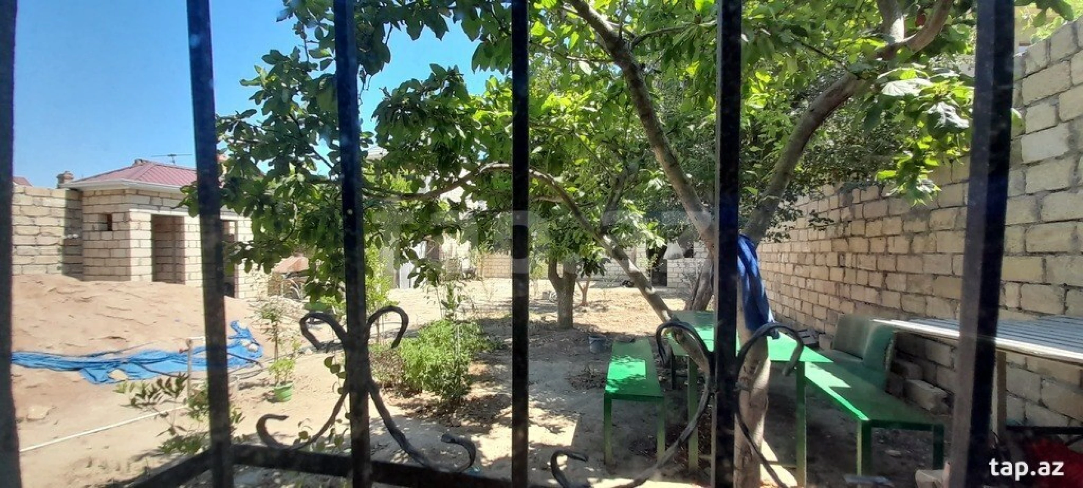 Satılır 4 otaqlı həyət evi