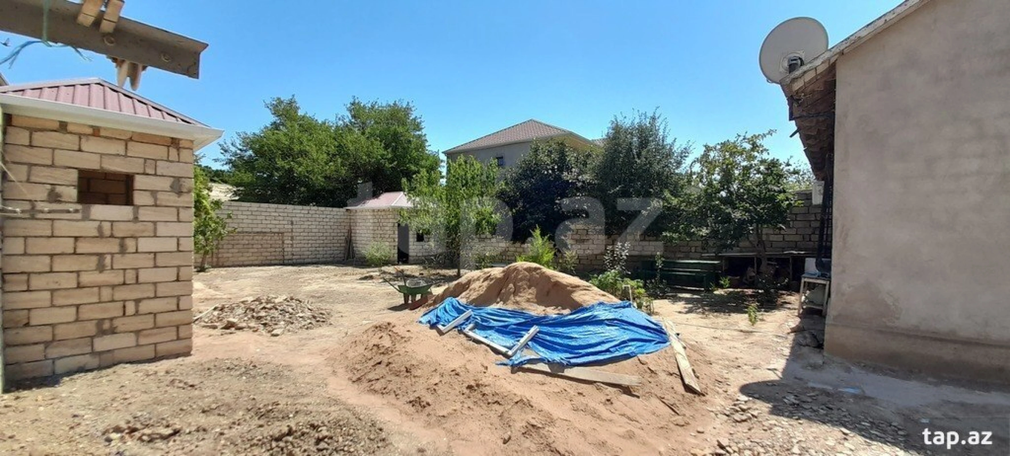 Satılır 4 otaqlı həyət evi