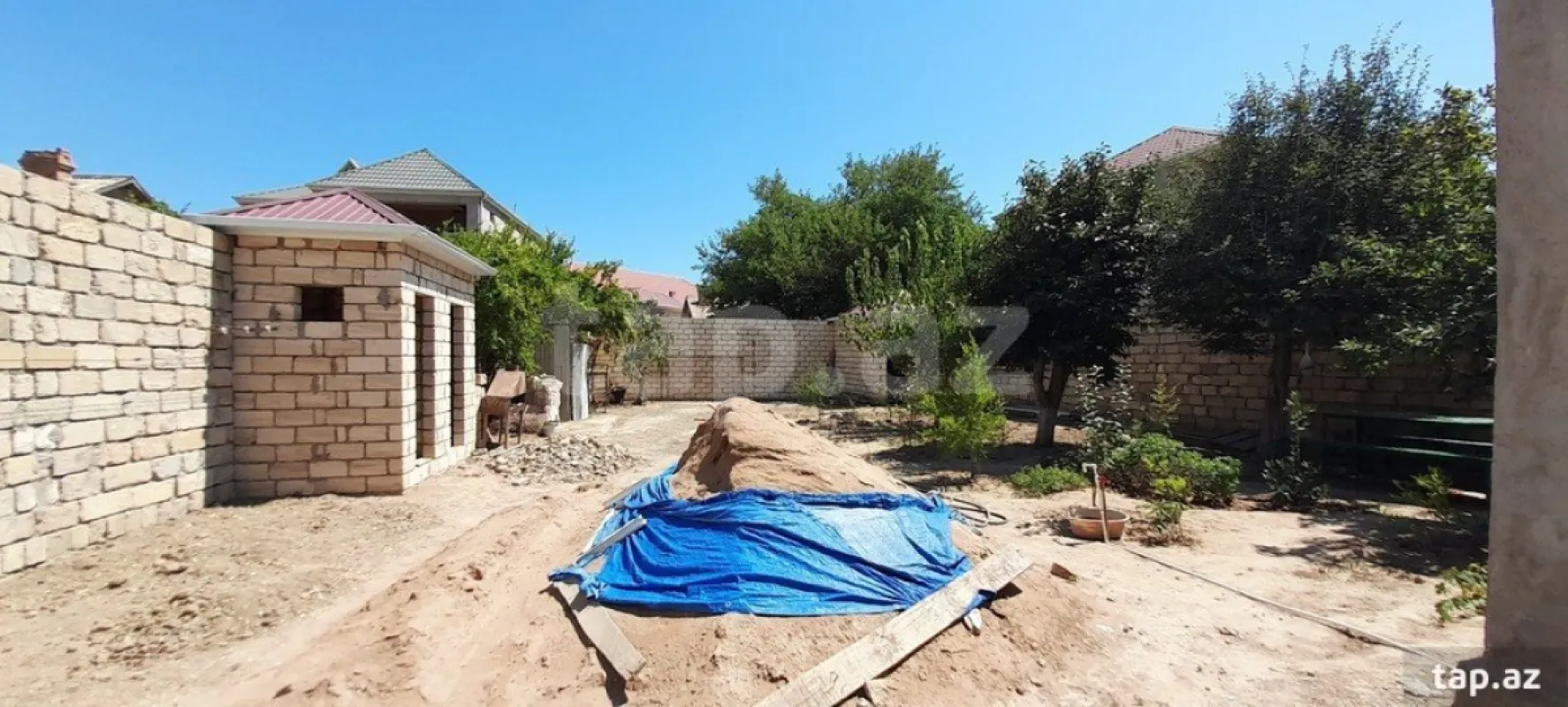 Satılır 4 otaqlı həyət evi