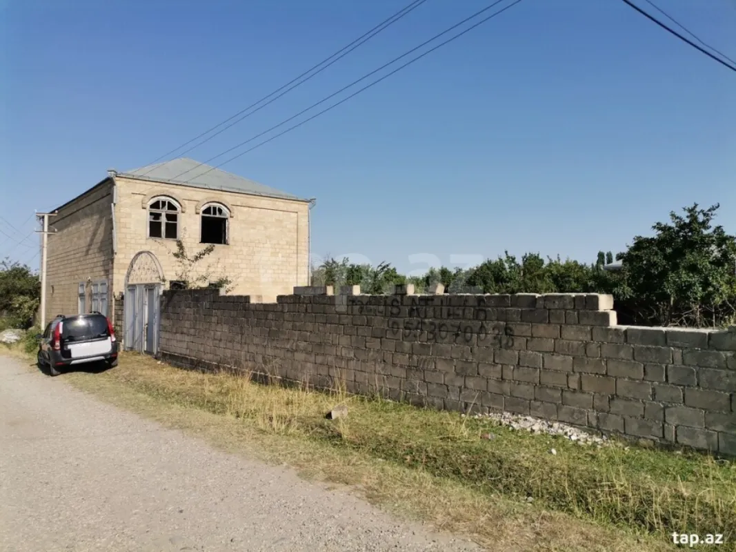 Satılır 6 otaqlı həyət evi