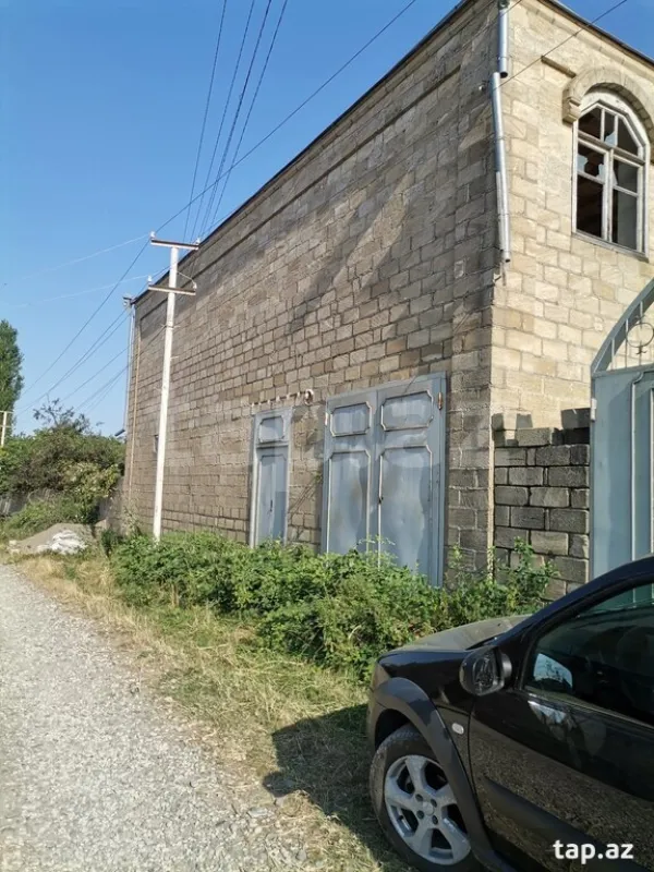 Satılır 6 otaqlı həyət evi