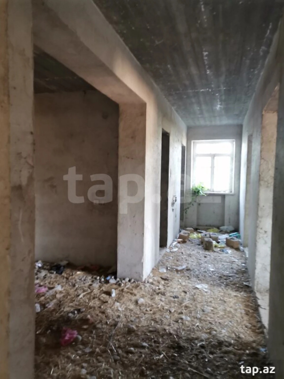 Satılır 6 otaqlı həyət evi