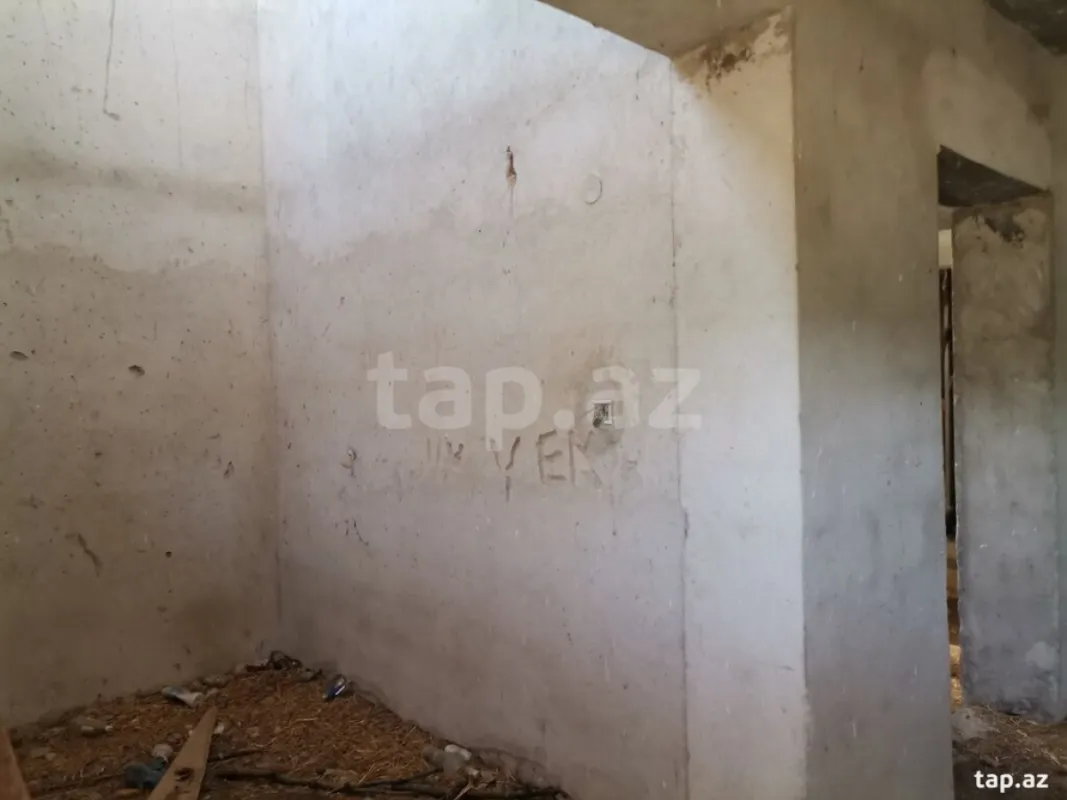 Satılır 6 otaqlı həyət evi