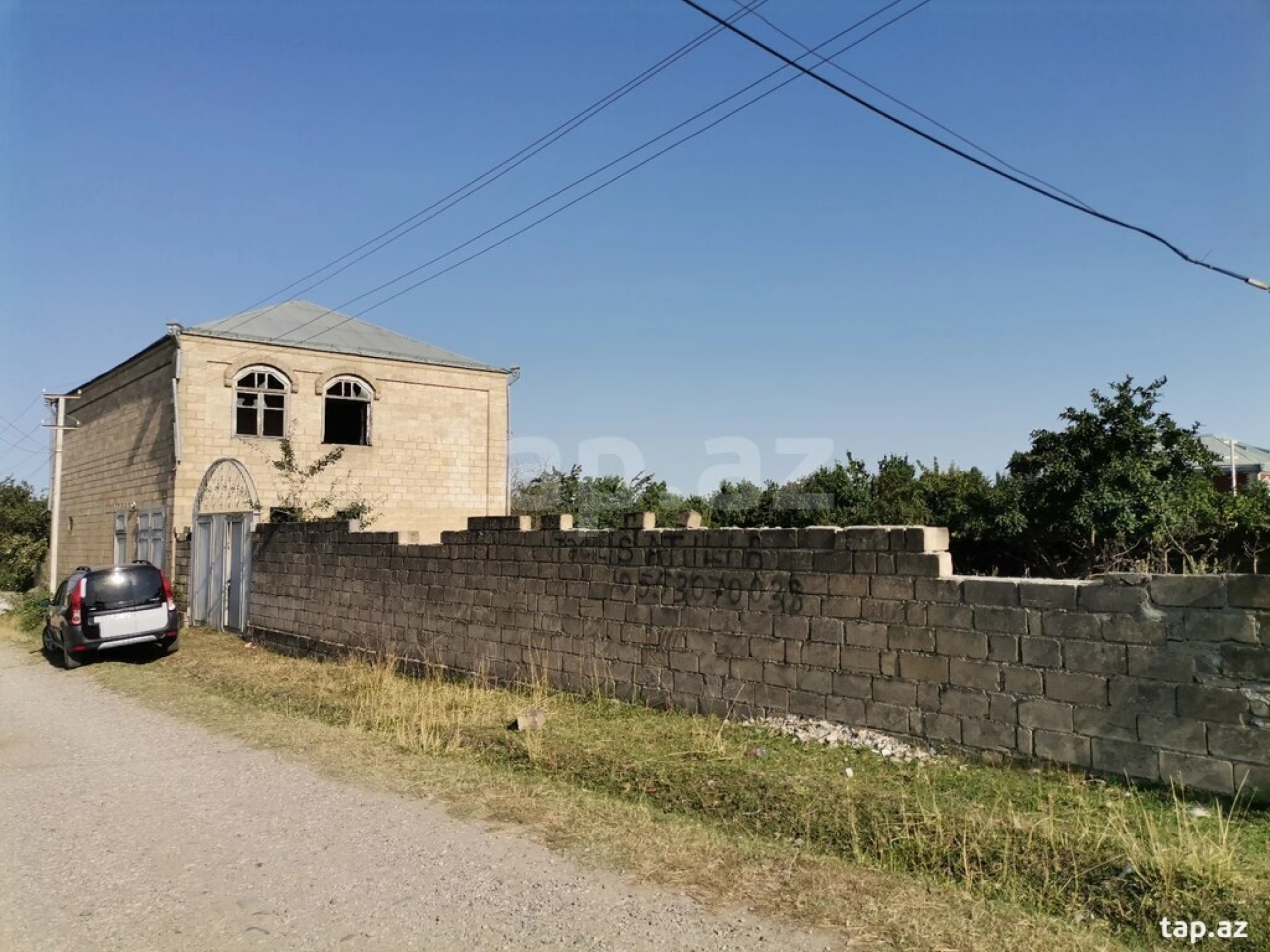 Satılır 6 otaqlı həyət evi