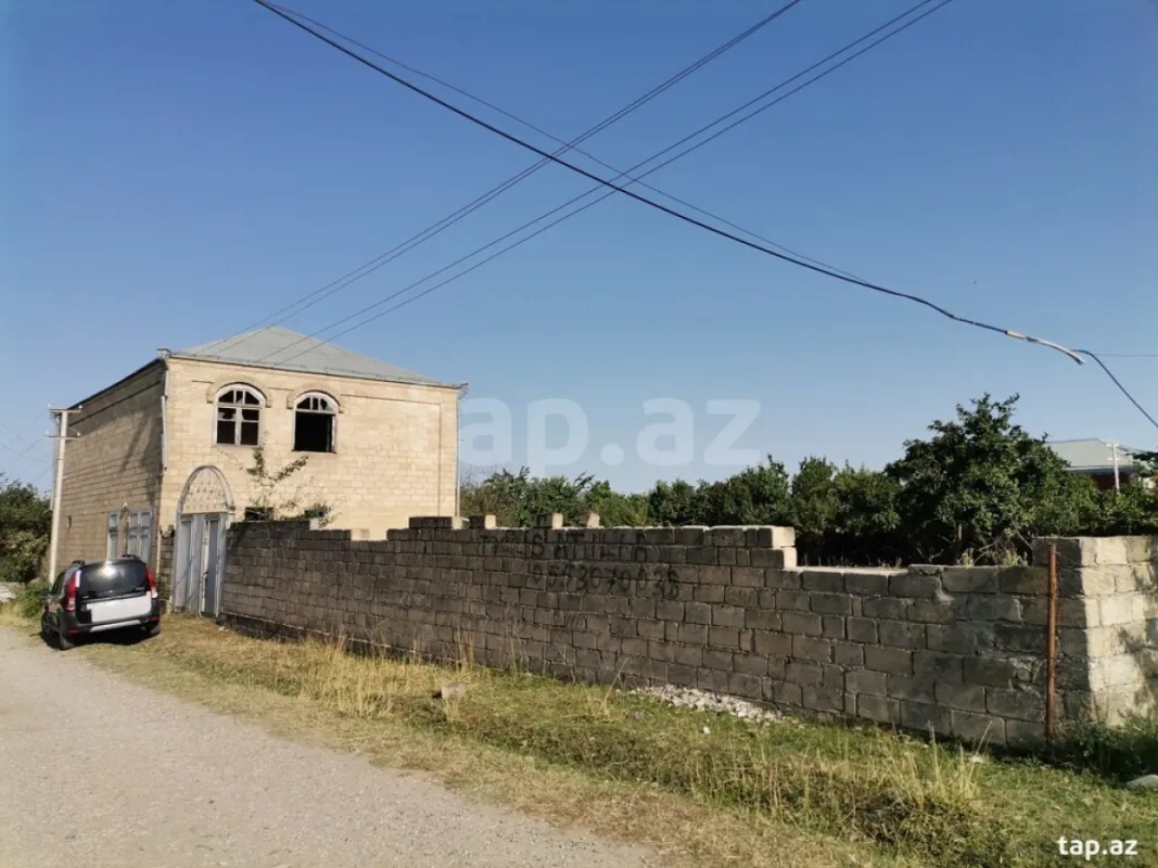Satılır 6 otaqlı həyət evi
