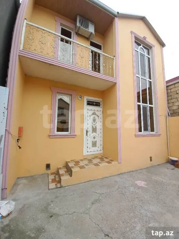 Satılır 4 otaqlı həyət evi