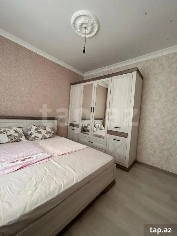 Satılır 4 otaqlı həyət evi