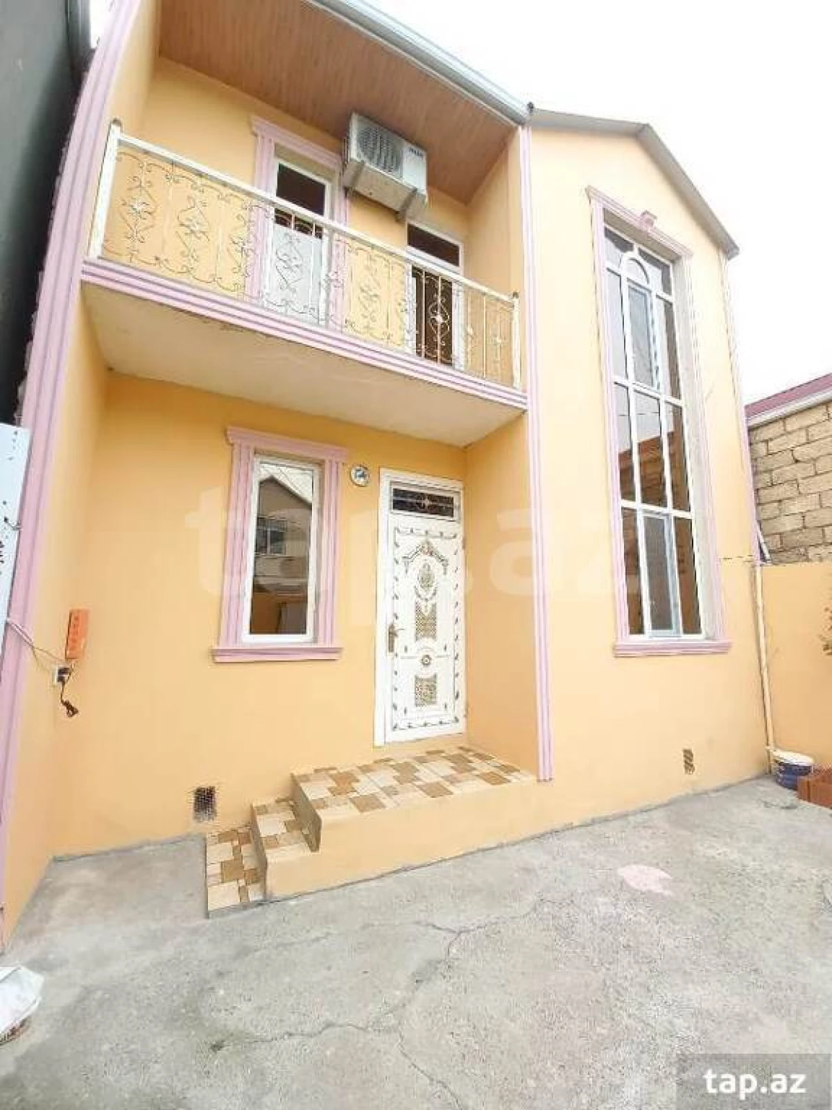 Satılır 4 otaqlı həyət evi