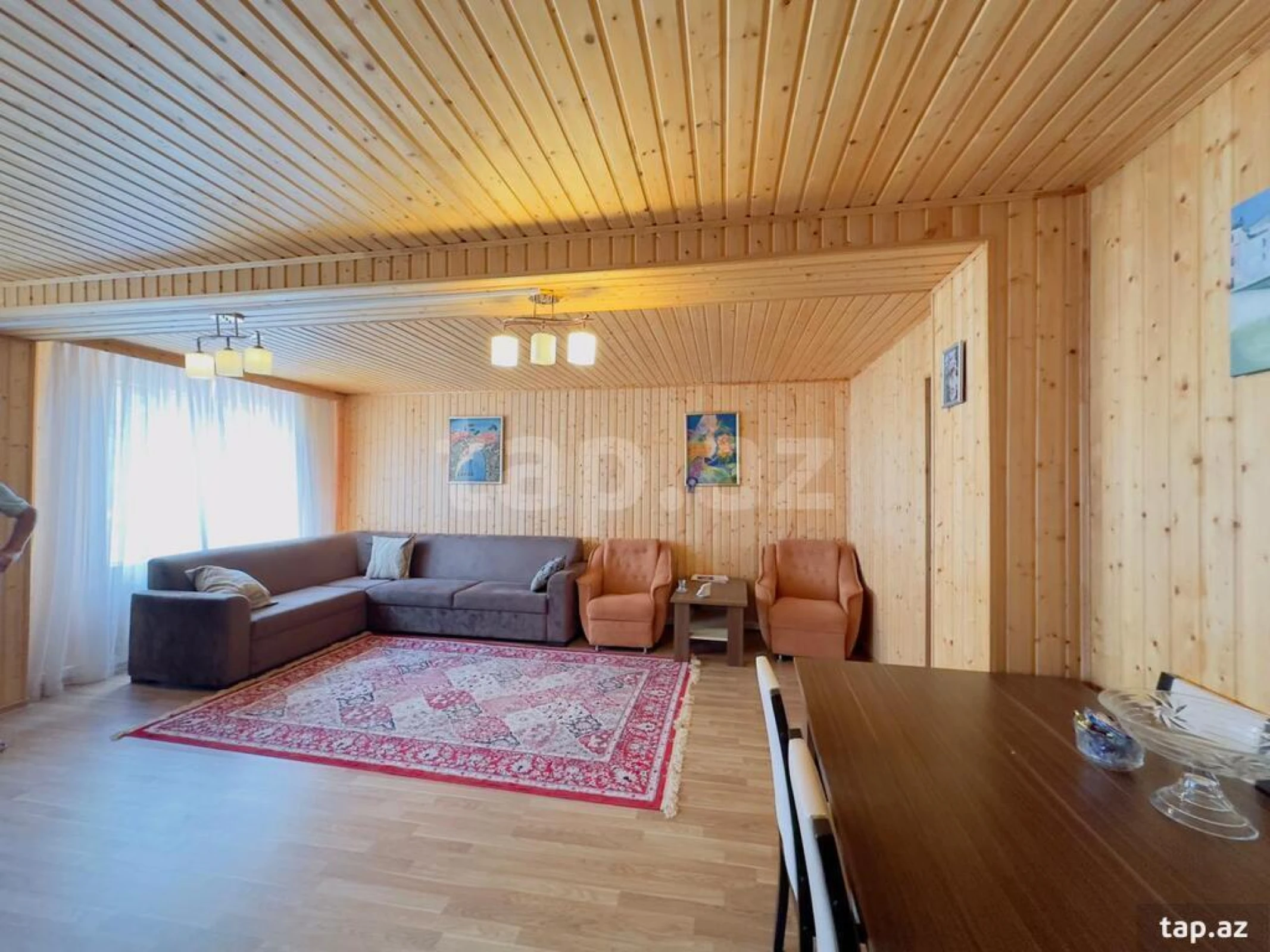 Satılır 11 otaqlı həyət evi