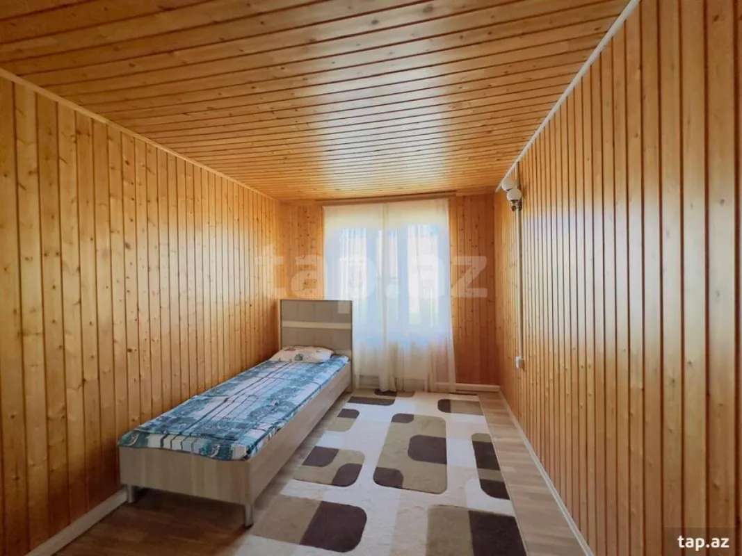 Satılır 11 otaqlı həyət evi