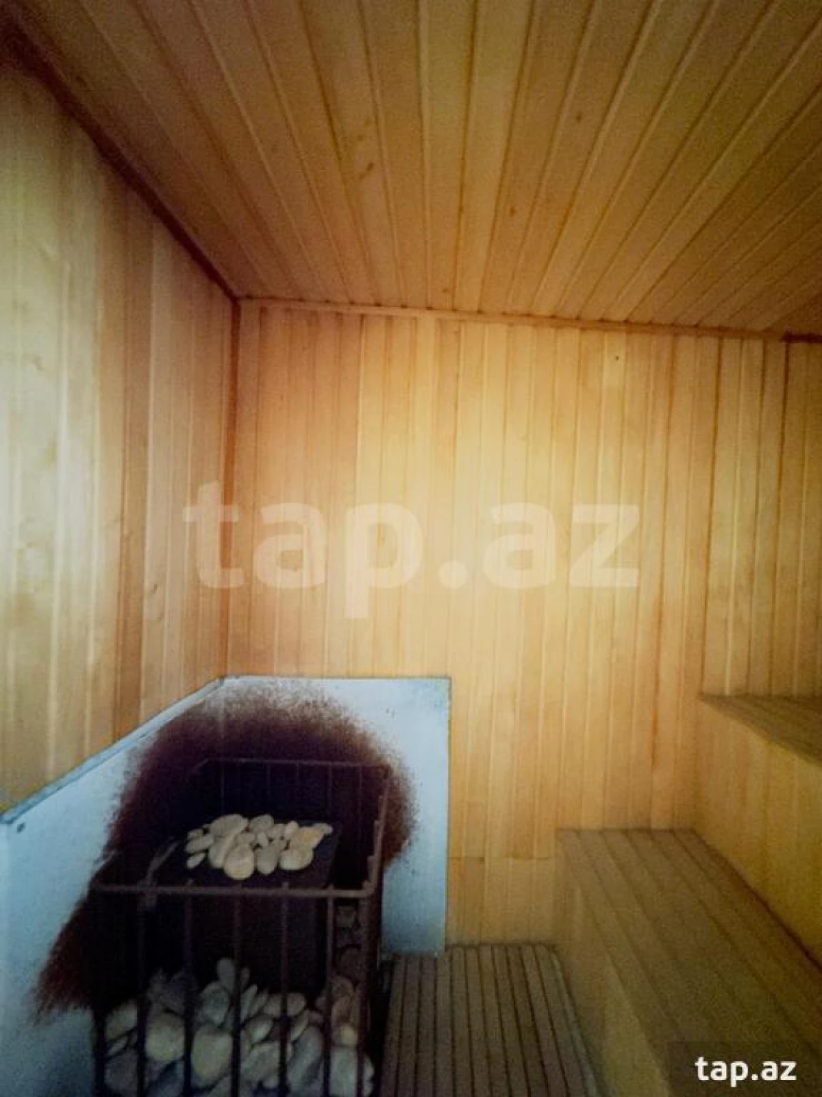 Satılır 11 otaqlı həyət evi