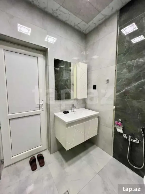 Kirayə verilir 4 otaqlı həyət evi