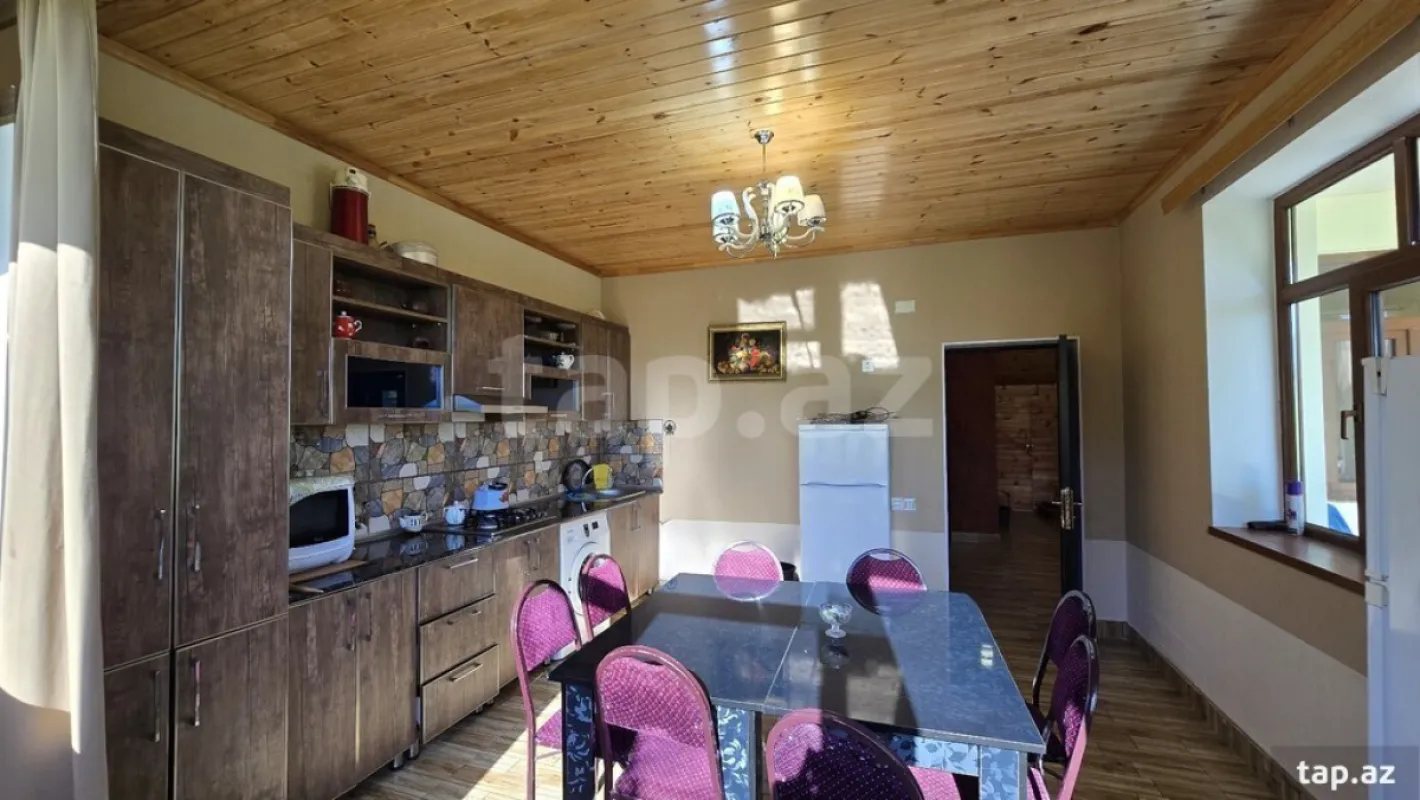 Kirayə verilir 4 otaqlı həyət evi 250 m²