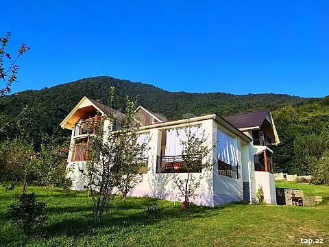 Kirayə verilir 4 otaqlı həyət evi 250 m² — Qəbələ 4 otaq 250.00 m²