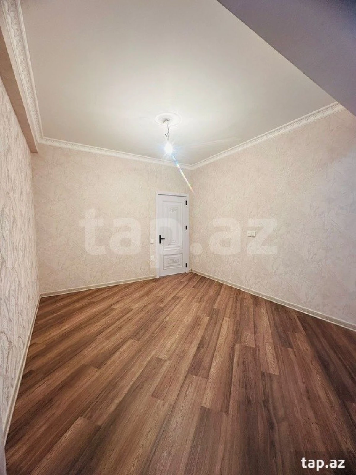 Satılır 1 otaqlı yeni tikili 43 m²