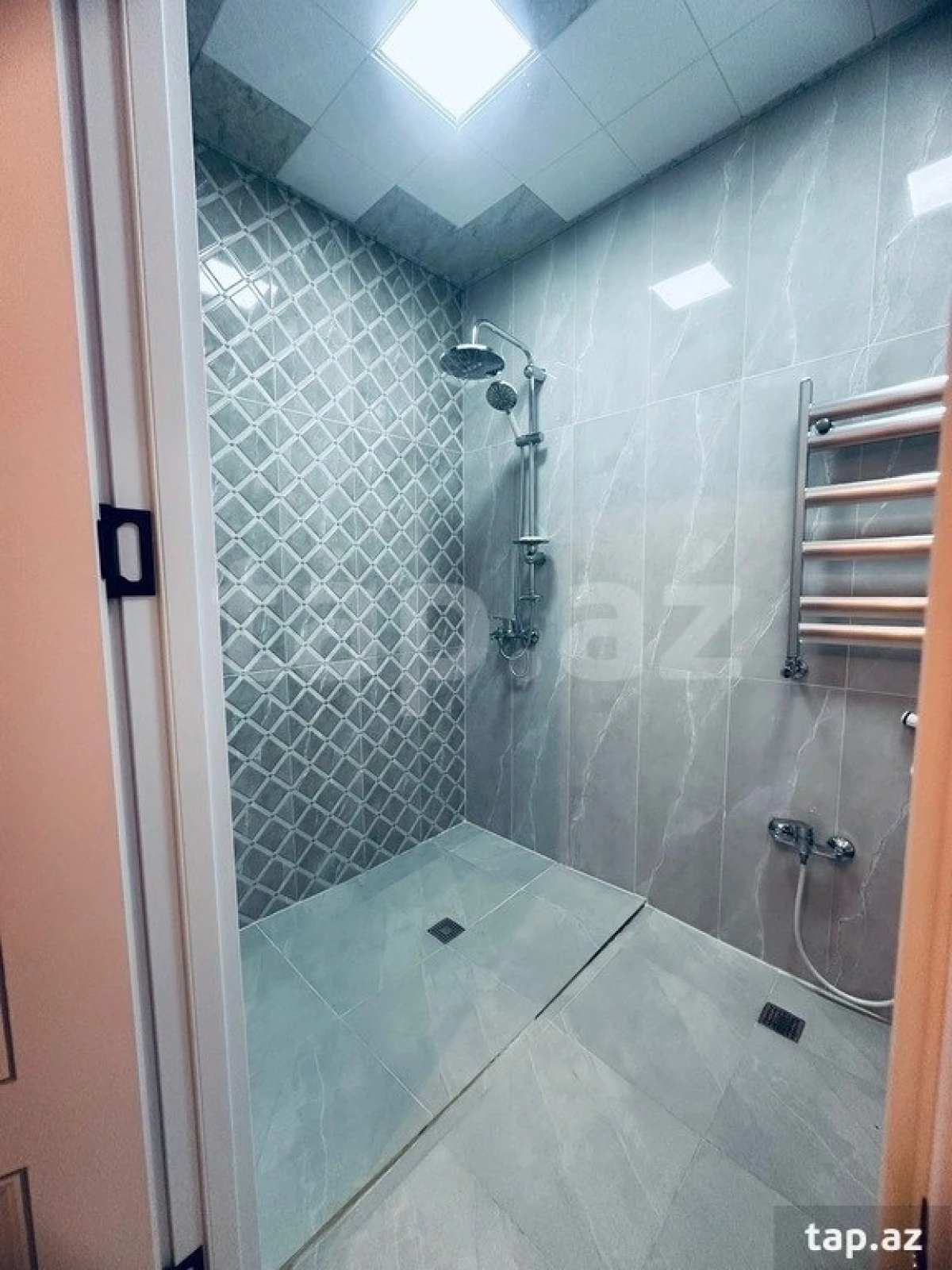 Satılır 1 otaqlı yeni tikili 43 m²