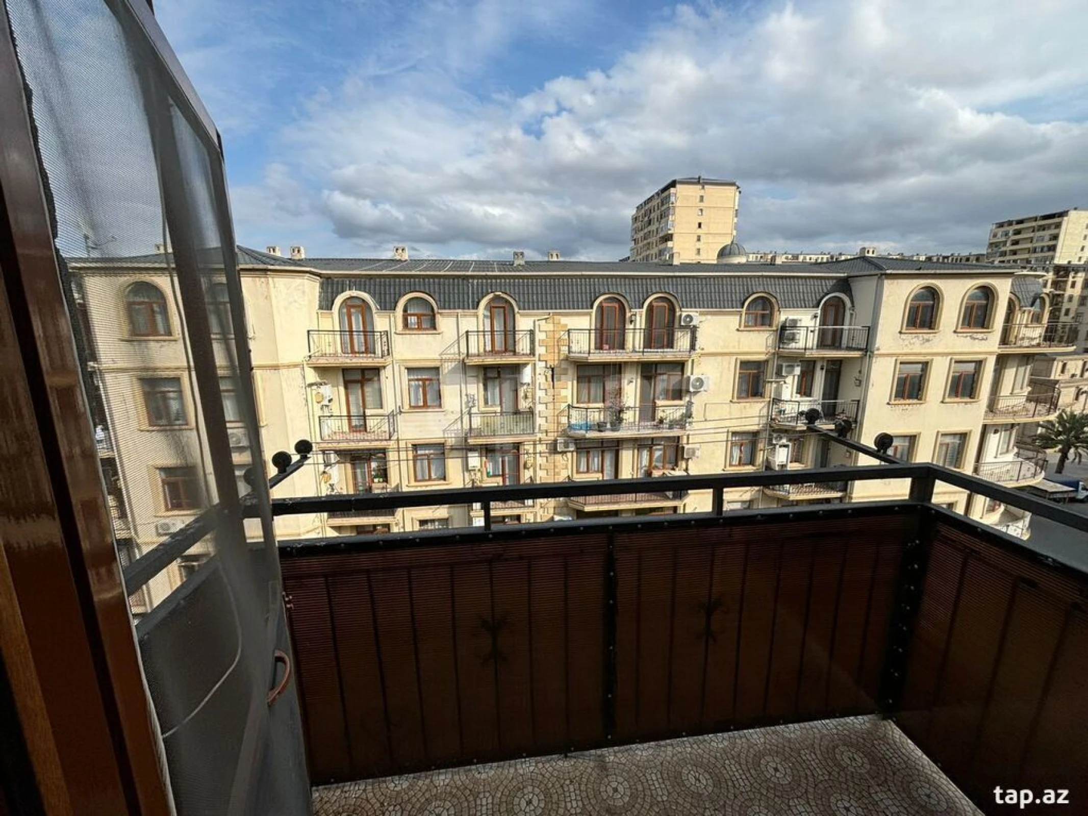 Satılır 3 otaqlı yeni tikili 147 m²