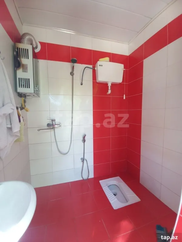 Satılır 5 otaqlı həyət evi