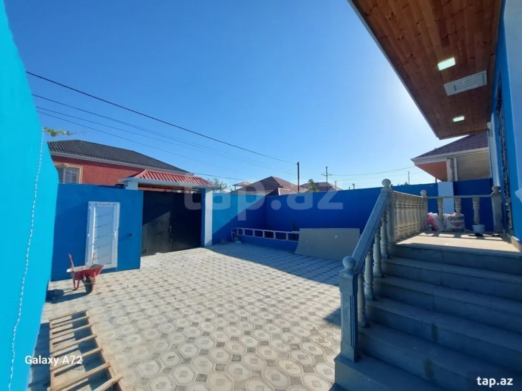 Satılır 4 otaqlı həyət evi