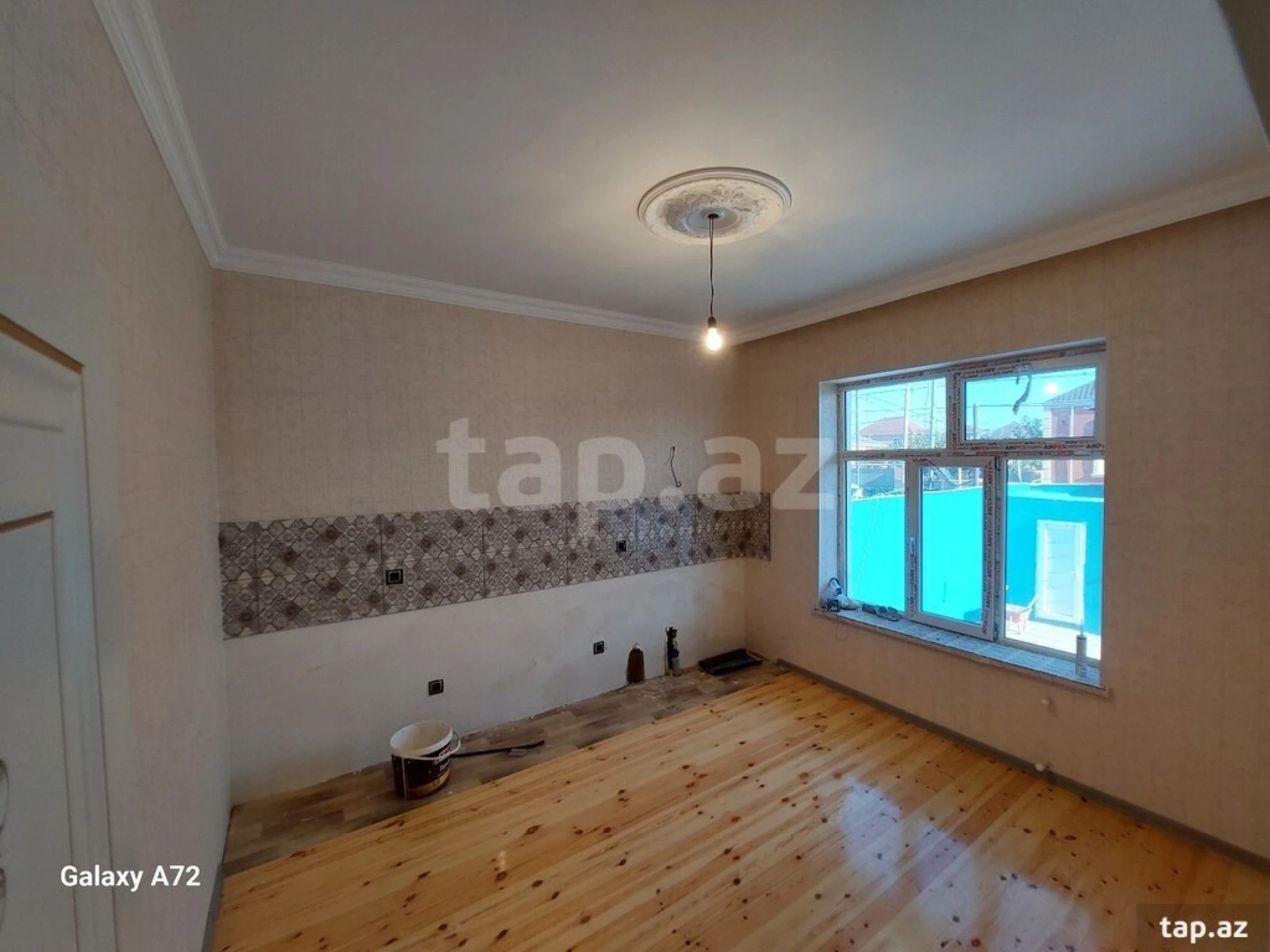 Satılır 4 otaqlı həyət evi