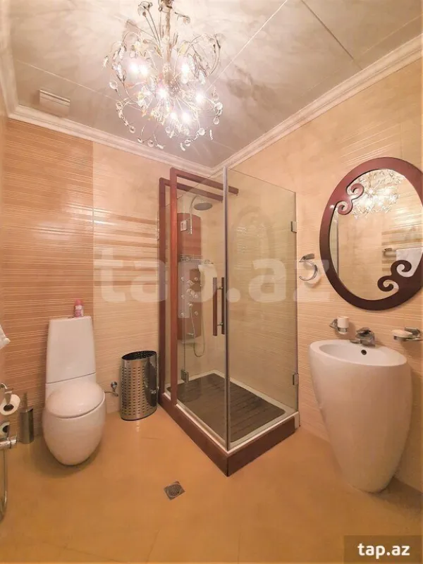 Kirayə verilir 3 otaqlı yeni tikili 200 m²