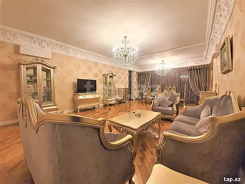 Kirayə verilir 3 otaqlı yeni tikili 200 m²