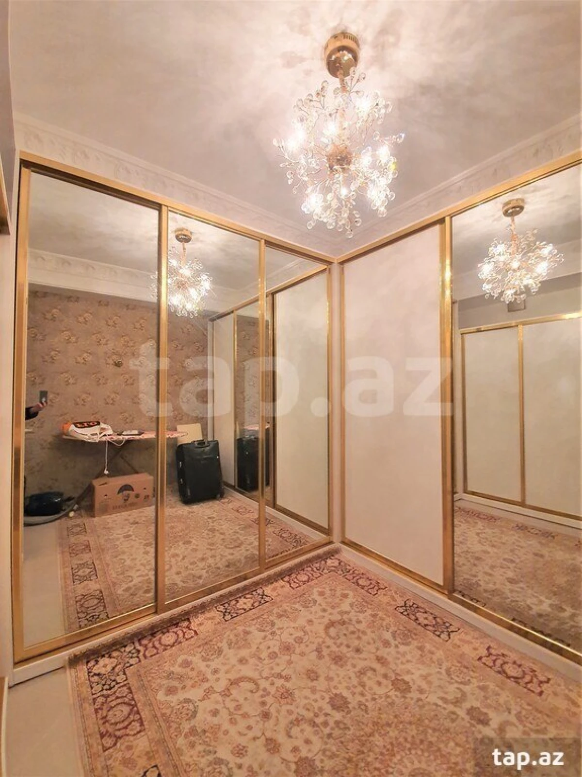 Kirayə verilir 3 otaqlı yeni tikili 200 m²